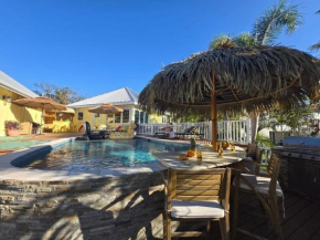 Brand New Tropical 2-bedroom Villa with Resort Amenities